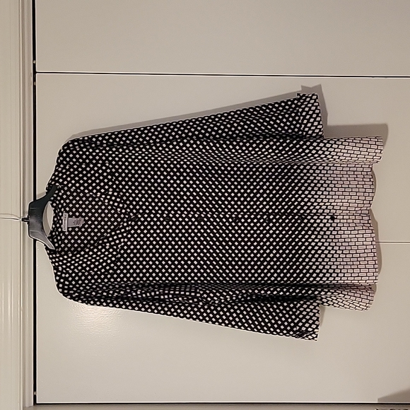 Geometric cuffed sleeve blouse 3x by Catherines black and white pattern - Picture 1 of 8